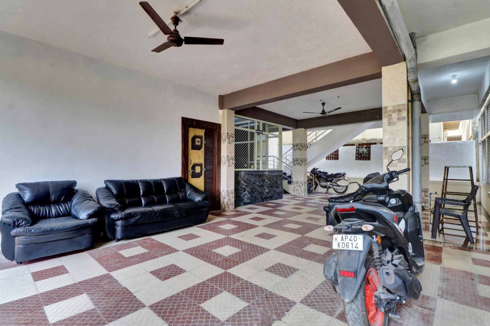 Hotel O Seshadri Homestay Tirupati Luaran gambar